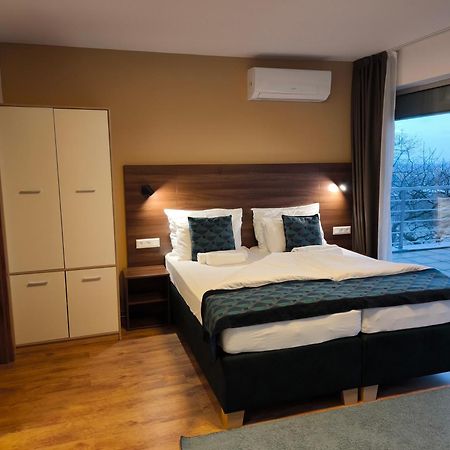River View Apartments Hotel 브라티슬라바 외부 사진