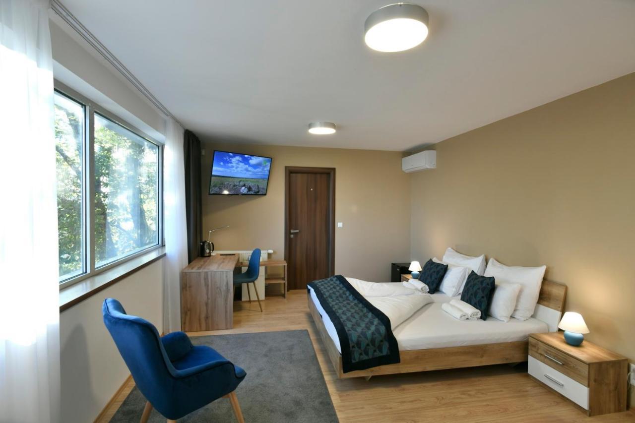 River View Apartments Hotel 브라티슬라바 외부 사진