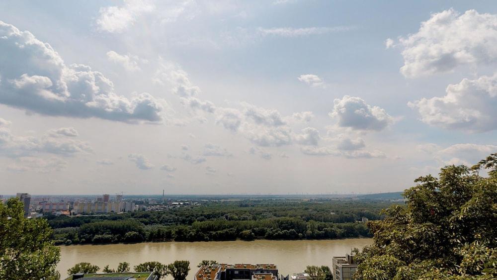 River View Apartments Hotel 브라티슬라바 외부 사진