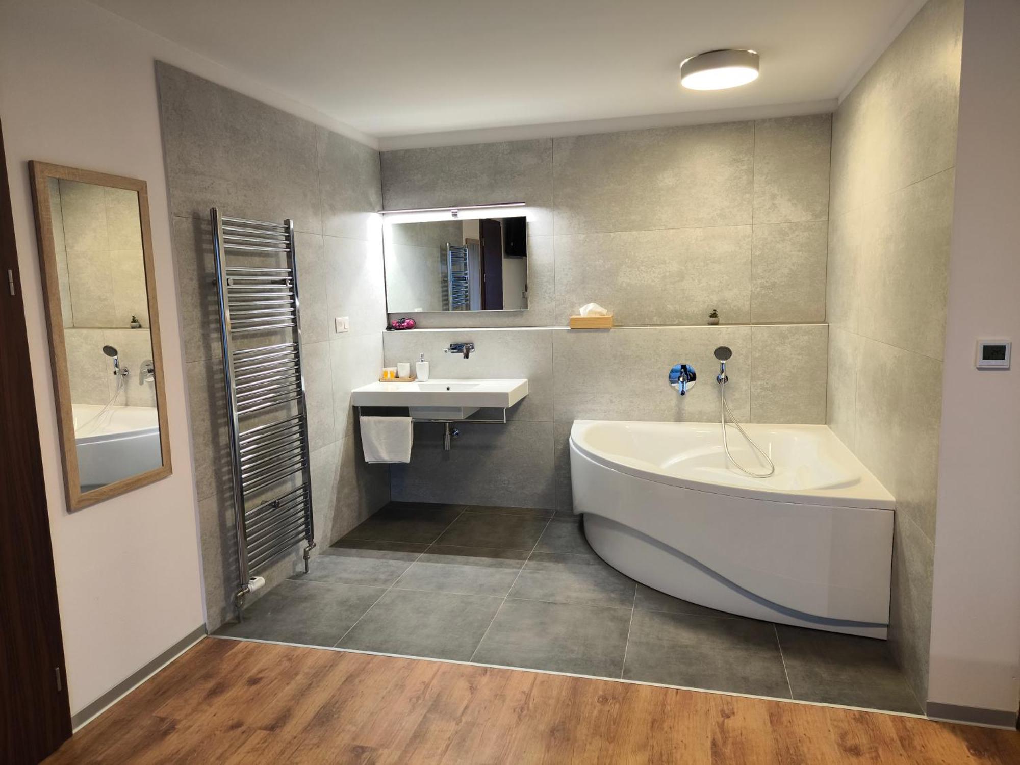 River View Apartments Hotel 브라티슬라바 외부 사진