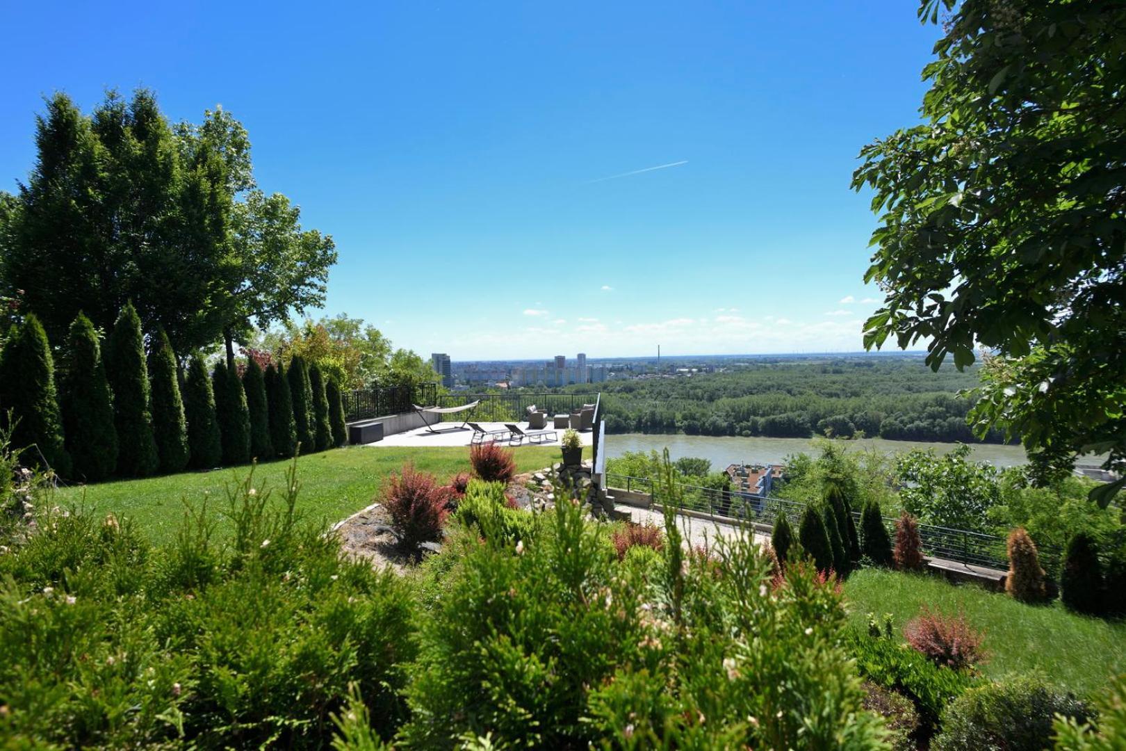 River View Apartments Hotel 브라티슬라바 외부 사진