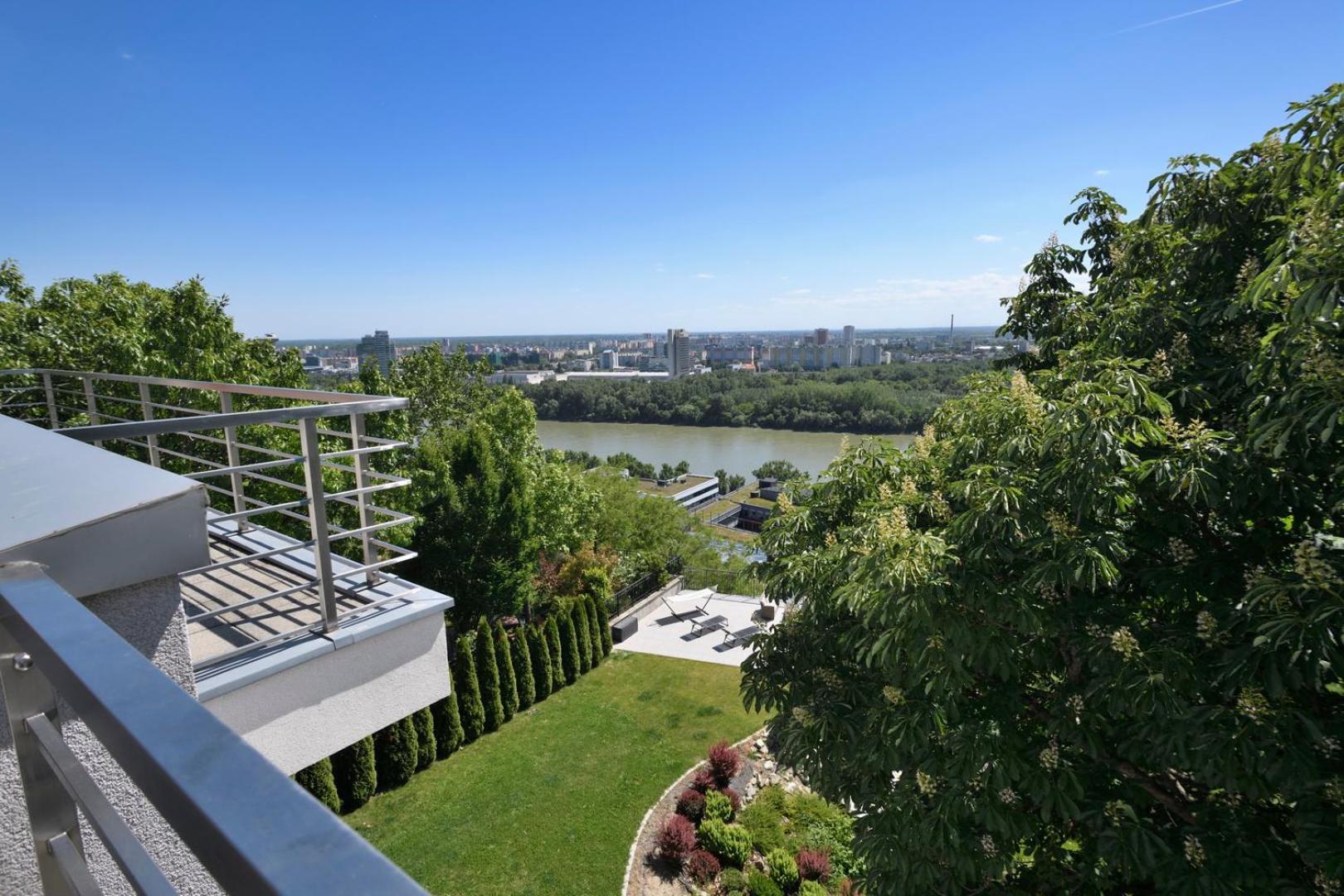 River View Apartments Hotel 브라티슬라바 외부 사진
